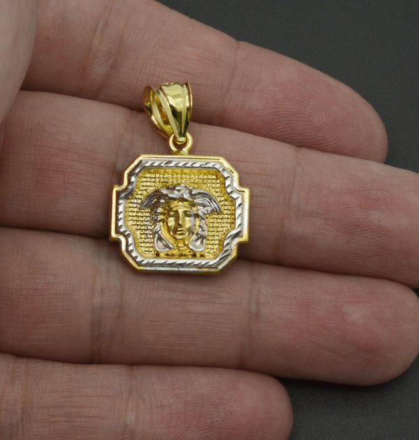 10K real gold Medusa Medallion Diamond Cut Pendant 2.00 gram 1.05" length