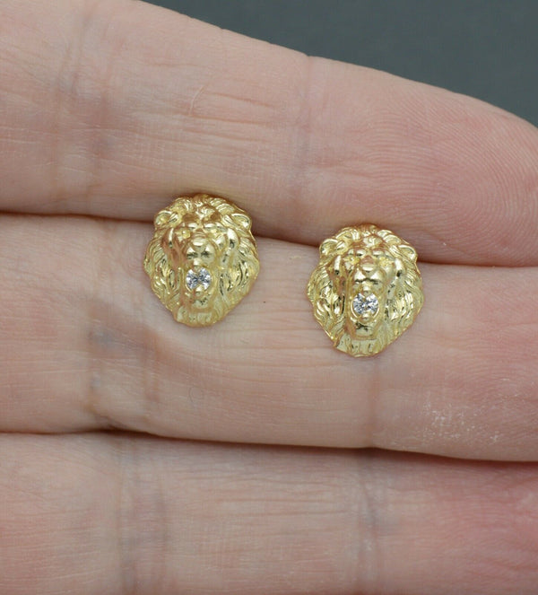 Real 10K Yellow Gold Lion Head Diamond Cut with C Z Stud Earrings 1.6gr.jpg