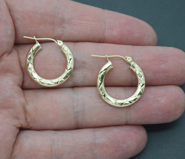 Real 10k Yellow Solid Gold Diamond Cut Shiny Small Hoop Earrings 20.6mm 1.4 gr