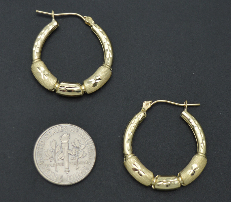 Real 10K Solid Yellow Gold 26.4mm Fancy Graduated Bamboo Hoop Earrings 1.9gr.jpg