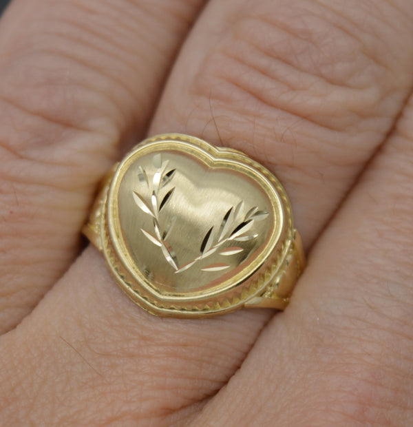 Real 10k Yellow Solid Gold Shiny Tree Leaf Design Heart Shape Ring 3.1 grams