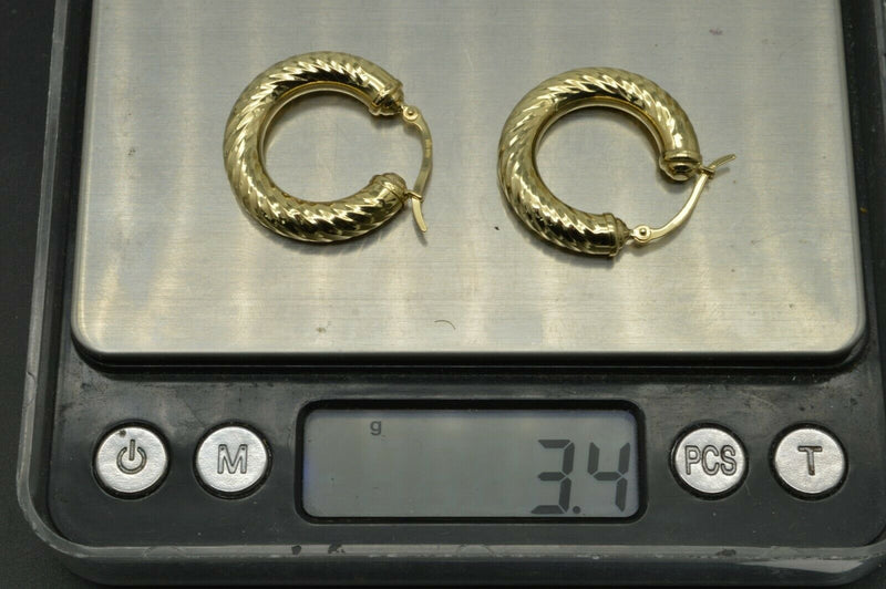 14k Solid Yellow Gold Diamond-Cut Twist  Hoop Earrings. 26x 5MM